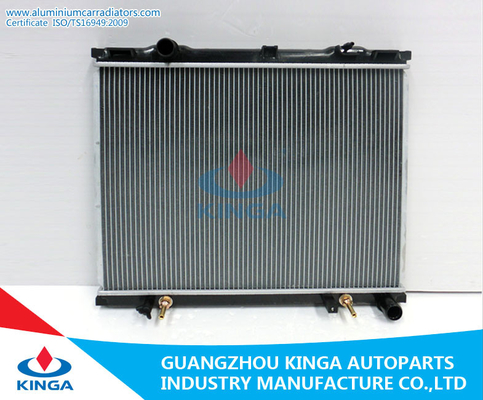 Китай Охлаждающ радиатор 02 до 05 Hyundai для OEM 25310-3E300/3E350 SORENTO 3.5i V6'02-05 поставщик