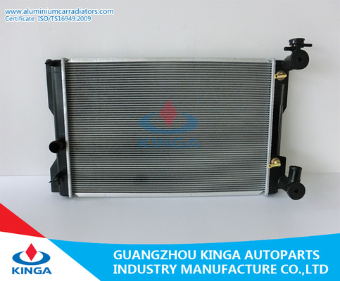 Китай Представления радиаторов двигателя радиаторы автомобильного охлаждая на DPI 13049 венчика/матрицы 09 до 10 поставщик