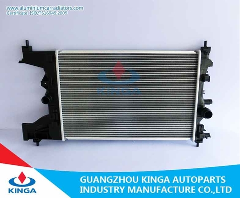 Китай Сердечник радиатора MT PA16mm GMC Curze '09-11 изготовленный на заказ алюминиевый с баком поставщик