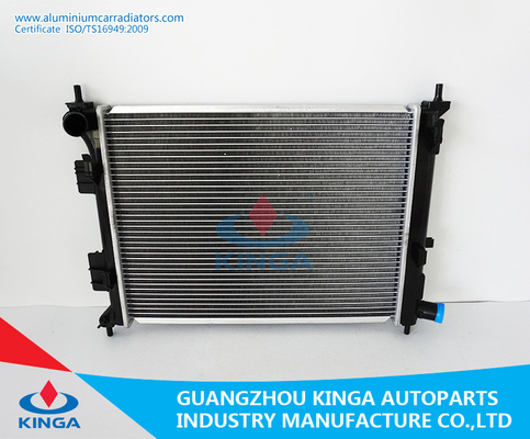 Китай Алюминиевая толщина 16mm сердечника OEM 25310-0U000 MT радиатора VERNA Hyundai с баком подогревателя поставщик
