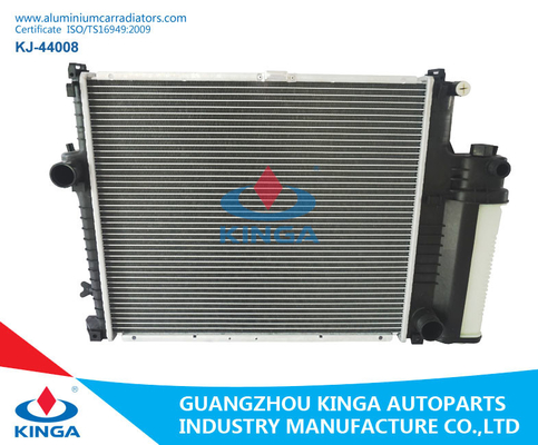 Китай Толщина ядра радиатора 132мм автомобиля радиатора БМВ Эко дружелюбная алюминиевая/БМВ поставщик