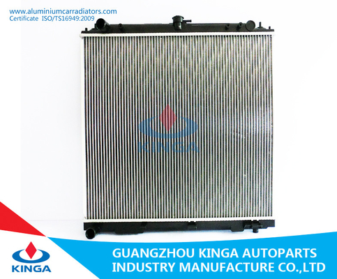 Китай OEM 21410-EA005 радиатора автомобиля MT XTCRRA/FRONTIER 4CYL 02-04 охлаждая поставщик