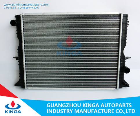 Китай Алюминиевые радиаторы автомобиля для OEM PCC001020 98-MT TD ЗАЩИТНИКА 2,5 LAND ROVER ' поставщик