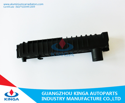 выйденный OEM 1712007 замены бака стороны радиатора MT 530/535/730/735i 85-94 поставщик