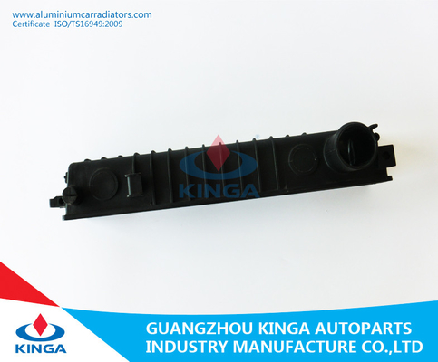 выйденный OEM 1712007 замены бака стороны радиатора MT 530/535/730/735i 85-94 поставщик