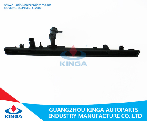 MAZDA 6 4CYL '03-04 НА OEM L332-15-200E бака радиатора пластичном вверх поставщик